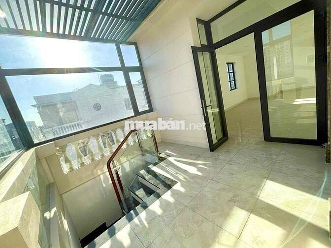 VĂN PHÒNG SÀN SUỐT 100M2 CÓ THANG MÁY