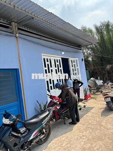 Nhà cho thuê Nguyên căn giá 2tr5/ hẻm xe hơi / Nhơn Đức nhà bè