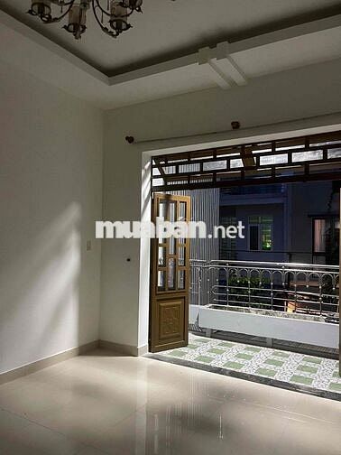 Nhà nguyên căn kiệt oto đậu trong nhà giá chỉ 13tr