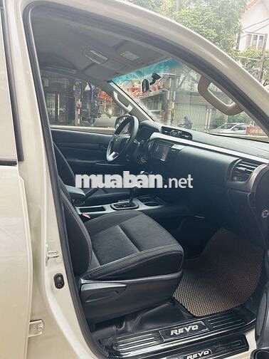 Toyota Hilux Trắng 2021 AT