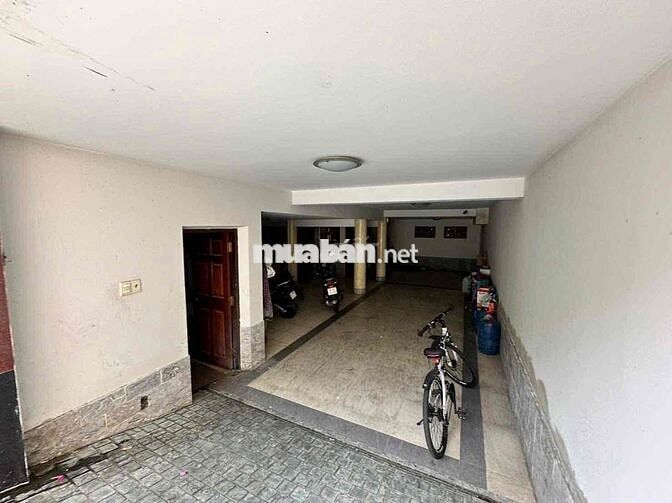 Biệt Thự full nội thất 12x20 Hầm trệt 2 lầu áp mái