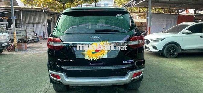Ford Everest Titanium 2020 Đen 73.333 km