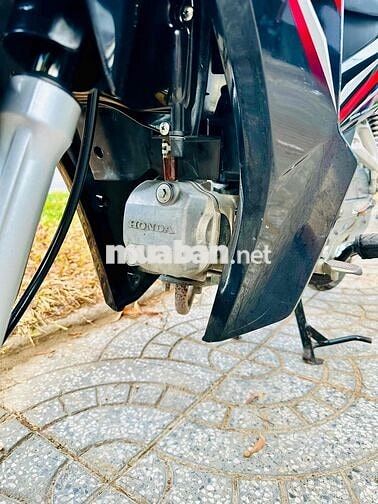 Honda Blade 2017 Đen đỏ 17.000km 1 chủ biển 65
