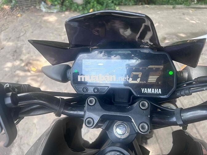 Cần bán em xe MT15 chính chủ