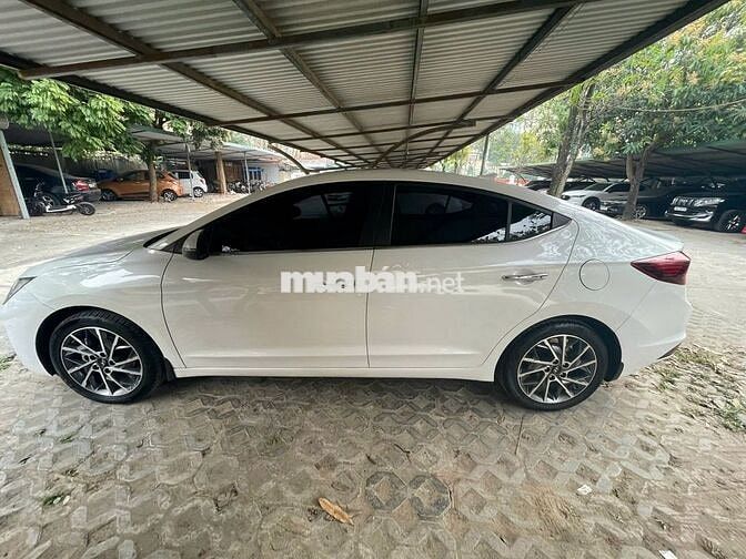 Hyundai Elantra 2022 Trắng 25000 km