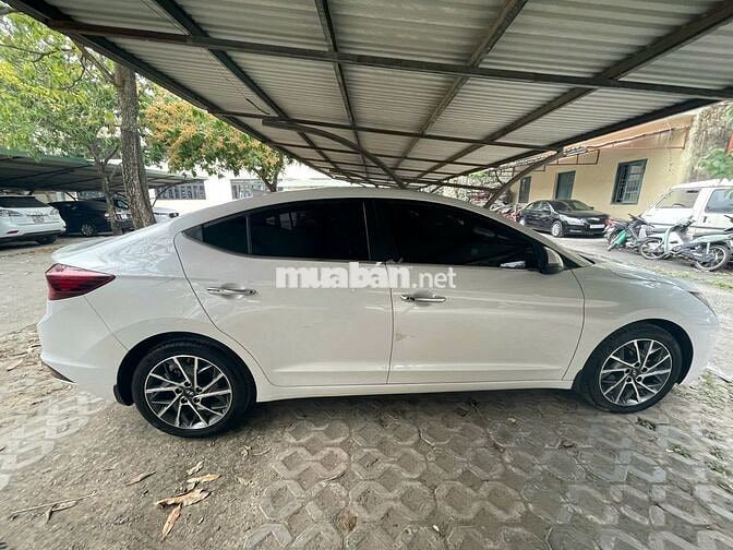 Hyundai Elantra 2022 Trắng 25000 km