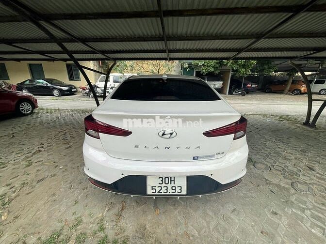 Hyundai Elantra 2022 Trắng 25000 km