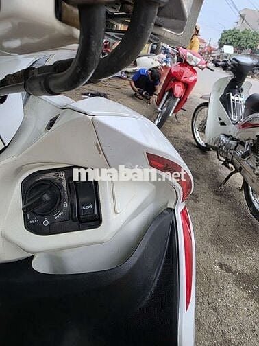 Honda Vision 2018 màu Trắng