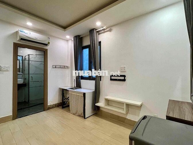 studio cửa sổ lớn đi bộ qua y dược full nt mới phù hợp cho sinh viên