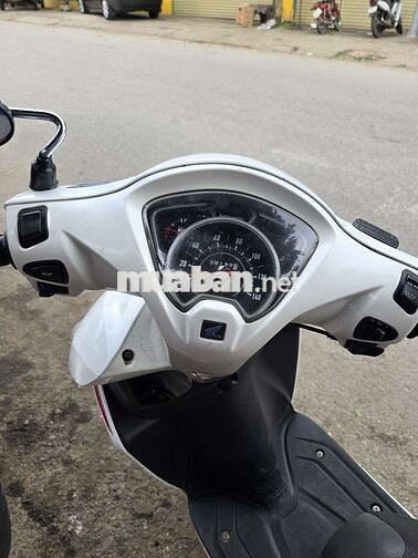 Honda Vision 2018 màu Trắng