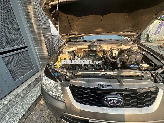 Ford Escape 2011 XLS 129849 km Xám