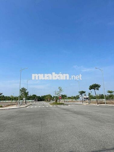 đất nền , đã có sổ , ngay trung tâm mà giá chỉ 14 đến 15tr/1m2