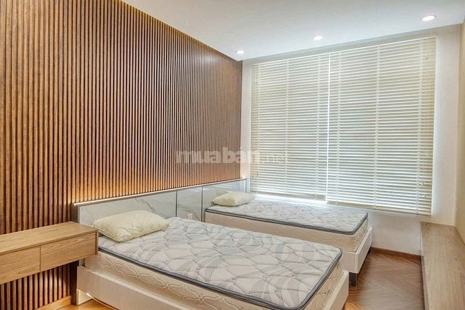 Bán penthouse Vista Verde, Phan Văn Đáng, 306.5m2, 2 tầng, 4PN, 26 tỷ