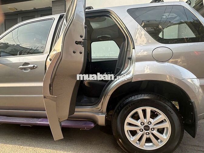 Ford Escape 2011 XLS 129849 km Xám