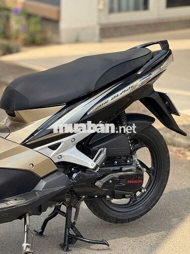 Honda Air Blade 110 Fi 2011 Vàng đồng
