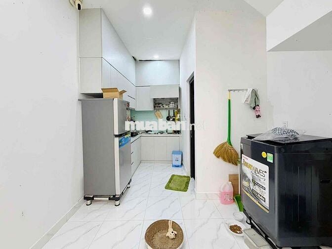 HẺM Ô TÔ 7 CHỖ Đ. HUỲNH VĂN BÁNH, PHÚ NHUẬN - KHUÔN ĐẤT A4 .