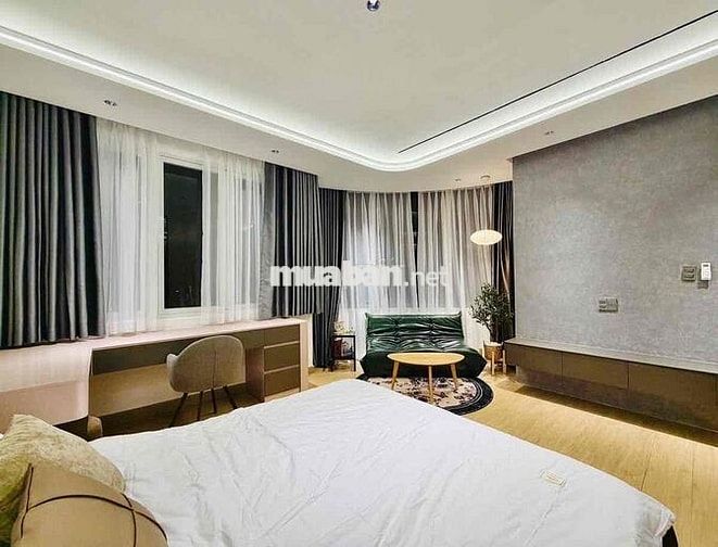 Bán nhà mặt tiền quận Phú Nhuận 7 lầu