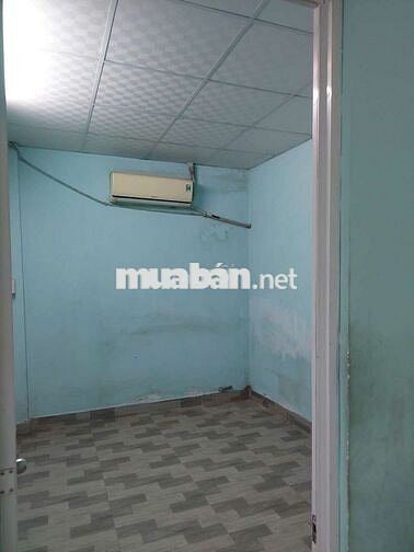 Nhà đang sơn mới  lại 
Cho thuê nhà mặt tiền nội bộ phạm hùng khu C