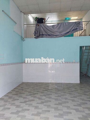 Nhà đang sơn mới  lại 
Cho thuê nhà mặt tiền nội bộ phạm hùng khu C