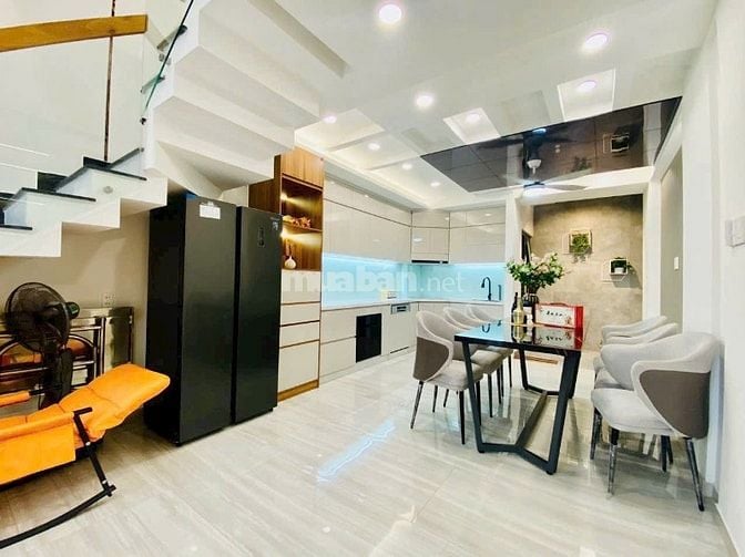 GIẢM GIÁ 2 tỷ 💰 DT 4x17m Đường ô tô vào nhà. Khu cao cấp, 
