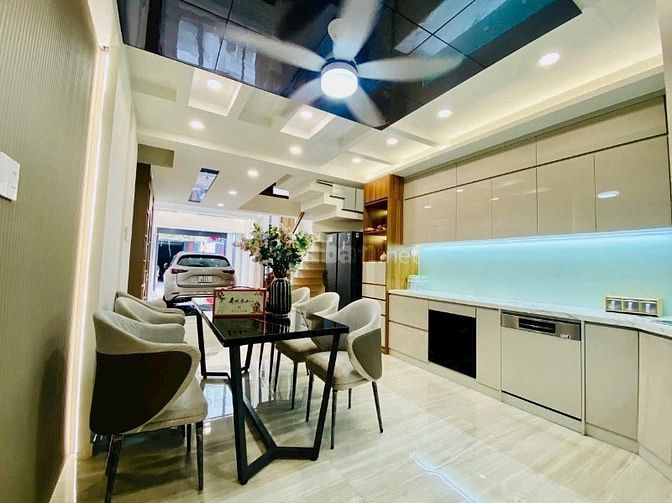 GIẢM GIÁ 2 tỷ 💰 DT 4x17m Đường ô tô vào nhà. Khu cao cấp, 