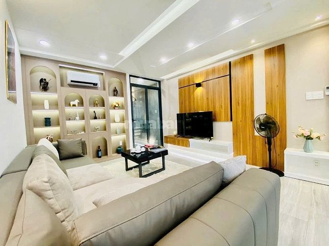 GIẢM GIÁ 2 tỷ 💰 DT 4x17m Đường ô tô vào nhà. Khu cao cấp, 