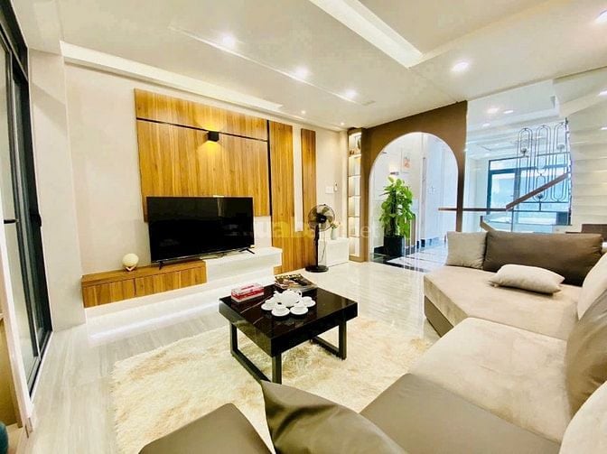 GIẢM GIÁ 2 tỷ 💰 DT 4x17m Đường ô tô vào nhà. Khu cao cấp, 