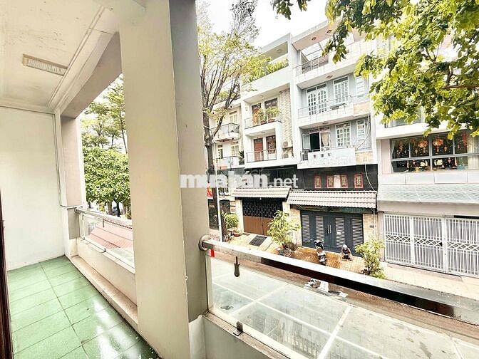 Cho thuê phòng có ban công, đường số 9, kdc Trung Sơn
