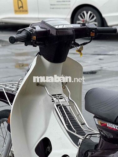 Honda Dream Tím trắng