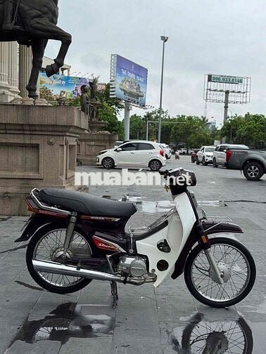 Honda Dream Tím trắng