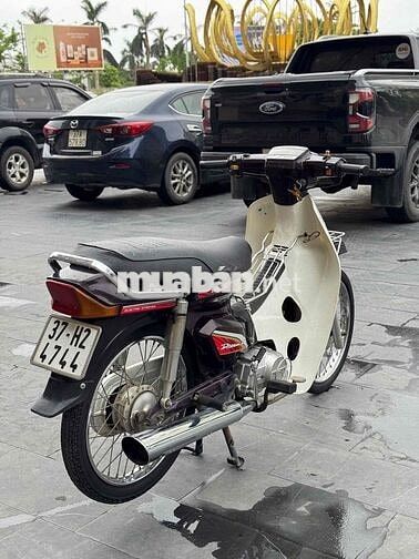 Honda Dream Tím trắng