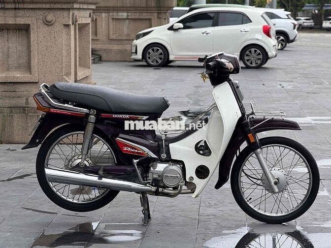 Honda Dream Tím trắng