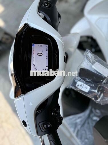 Honda SH màu Trắng Mới 100%