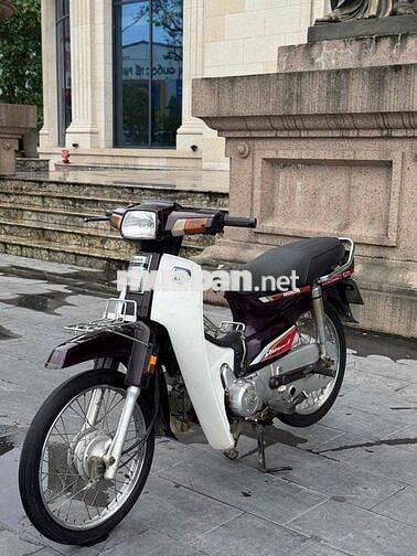 Honda Dream Tím trắng