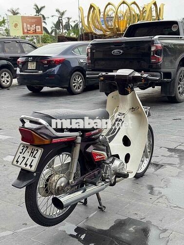 Honda Dream Tím trắng