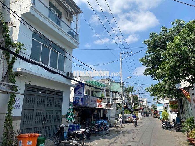 Phòng ban-con MT C3 Phạm Hùng 28m2 5,8 triệu full nội thất