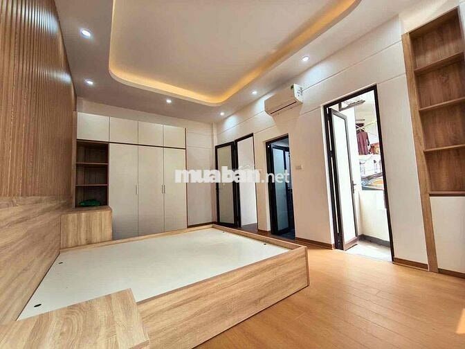LĨNH NAM NHÀ HIẾM - OTO ĐỖ CỬA