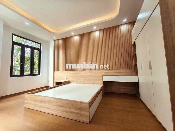 LĨNH NAM NHÀ HIẾM - OTO ĐỖ CỬA