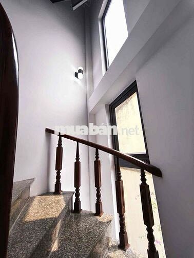 LĨNH NAM NHÀ HIẾM - OTO ĐỖ CỬA
