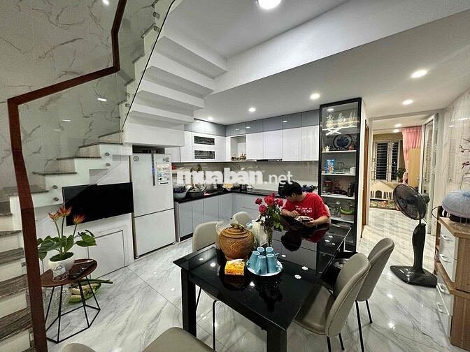 CẦN BÁN GẤP NHÀ 3 TẦNG NAM HOÀ XUÂN GIÁ RẺ