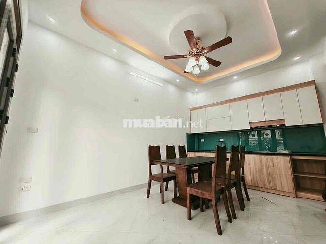 LĨNH NAM NHÀ HIẾM - OTO ĐỖ CỬA