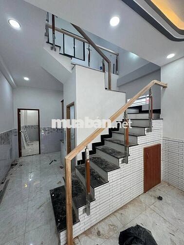 NHÀ 2 TẦNG MỚI XÂY - LÔ GÓC 2 MẶT TIỀN, THÍCH HỢP BUÔN BÁN KINH DOANH
