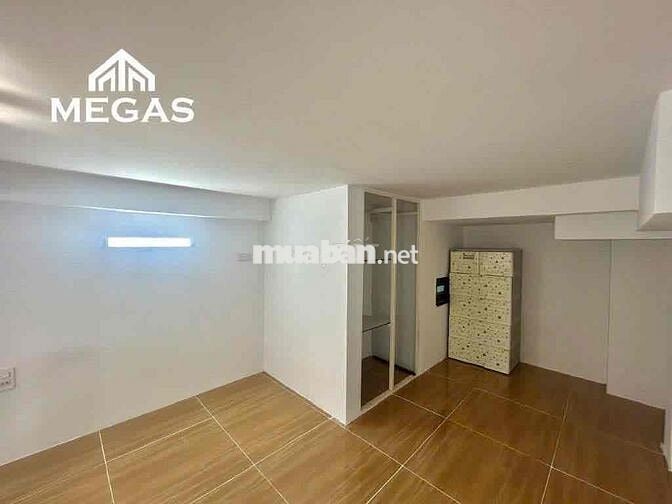 Căn Hộ Gác Cao Full Nội Thất Có Ban Công Cửa Sổ Trời