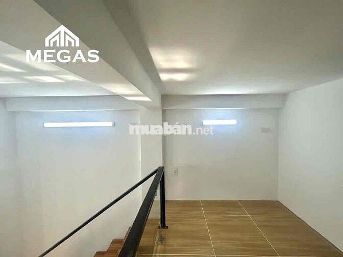 Căn Hộ Gác Cao Full Nội Thất Có Ban Công Cửa Sổ Trời