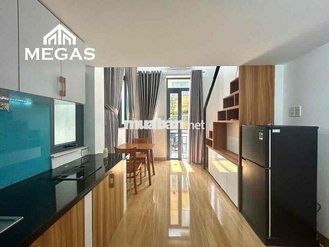 Căn Hộ Gác Cao Full Nội Thất Có Ban Công Cửa Sổ Trời