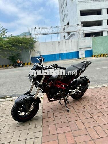 Moto Mini Benelli TNT125