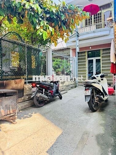 Nhà 2 tầng nằm sát đường 2/9 trung tâm Đà Nẵng sẵn sổ chính chủ
