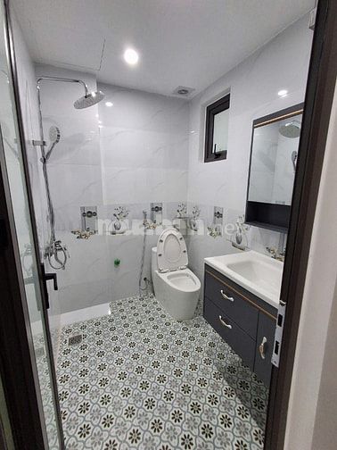 Tôi chính chủ,bán nhà 6 tầng,có thang máy.Ngõ 181,Trần Phú,Hà Đông.