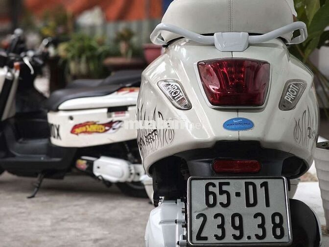Piaggio vespa up bản giới hạn Justin Bieber Trắng