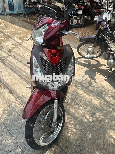 Honda Vision màu Đỏ
